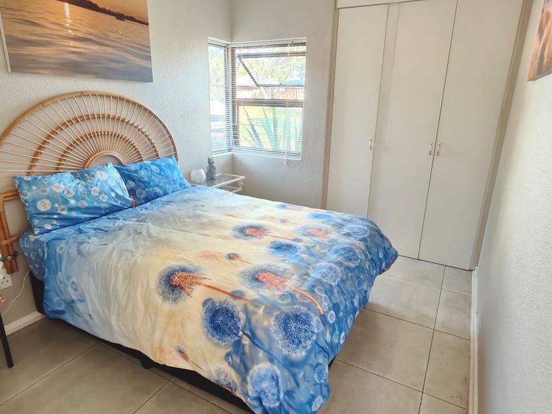 Newly Renovated home with Stunning Views of the Vaal Dam. - Photo 9