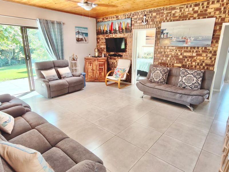 Newly Renovated home with Stunning Views of the Vaal Dam. - Photo 8