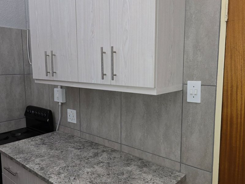 Freshly renovated flat in Panoramapark, a well-known retirement facility in Klerksdorp. - Photo 3