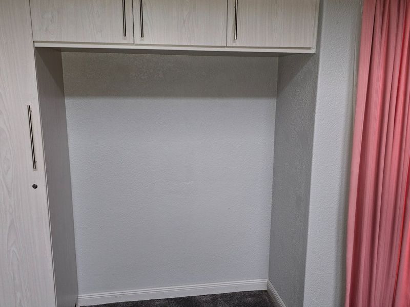 Freshly renovated flat in Panoramapark, a well-known retirement facility in Klerksdorp. - Photo 8