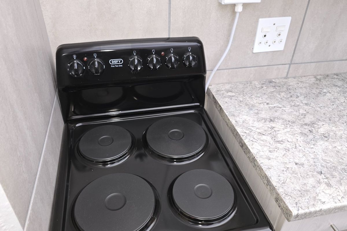 Freshly renovated flat in Panoramapark, a well-known retirement facility in Klerksdorp. - Photo 4