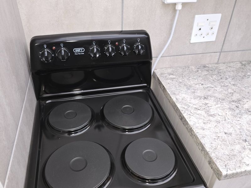 Freshly renovated flat in Panoramapark, a well-known retirement facility in Klerksdorp. - Photo 4