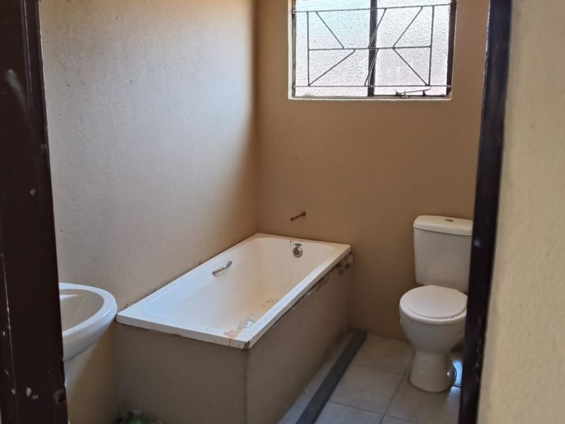 2-Bedroom Home in Heidedal Ext 14, Phase 4 – Ideal for First-Time Buyers - Photo 5