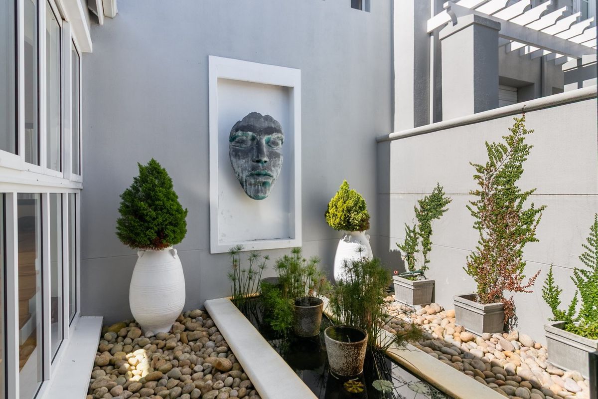 Refined Estate Living with Fairway & Estuary Views | Pezula Golf Estate - Photo 5