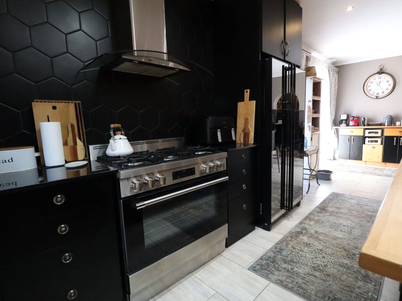 A Hidden Masterpiece – Prepare to Be Surprised - Photo 4