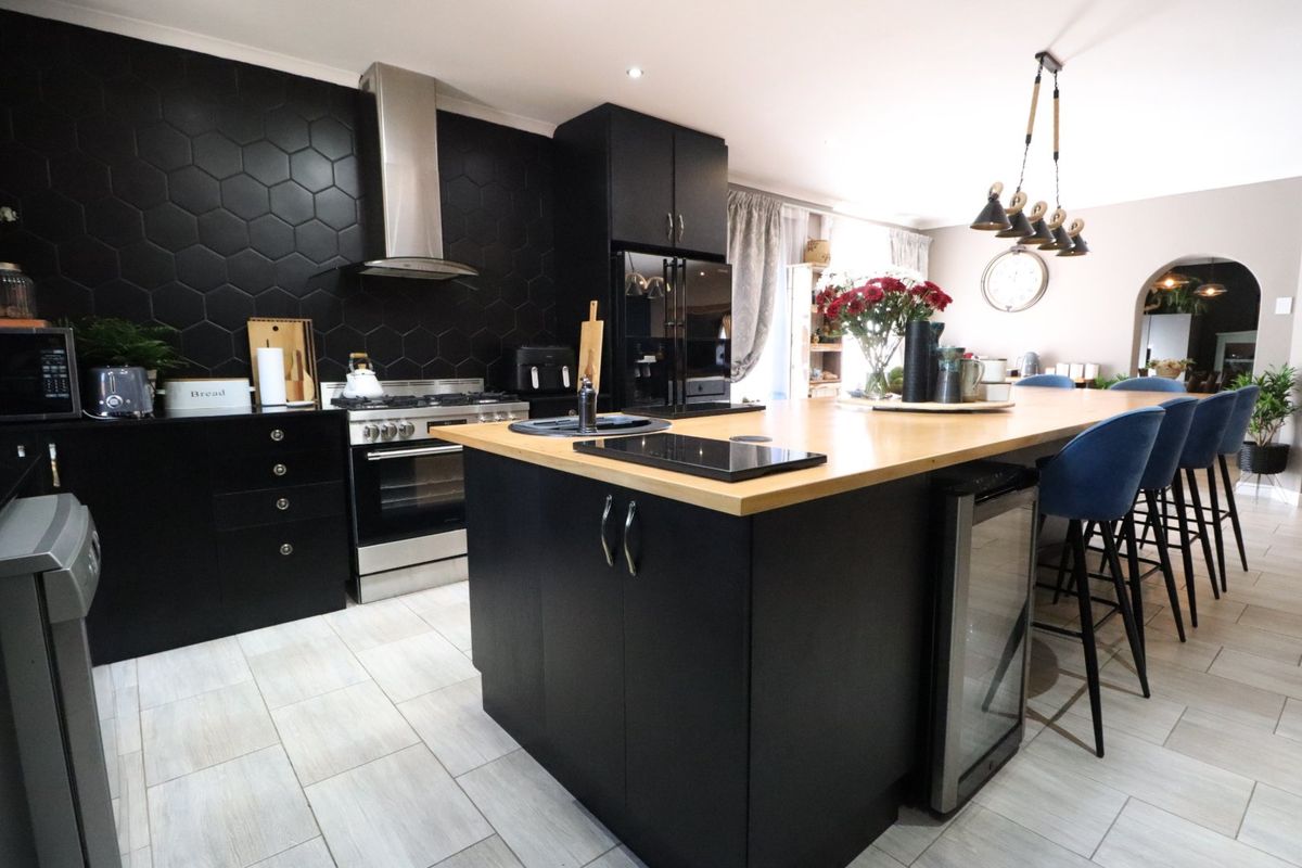 A Hidden Masterpiece – Prepare to Be Surprised - Photo 3