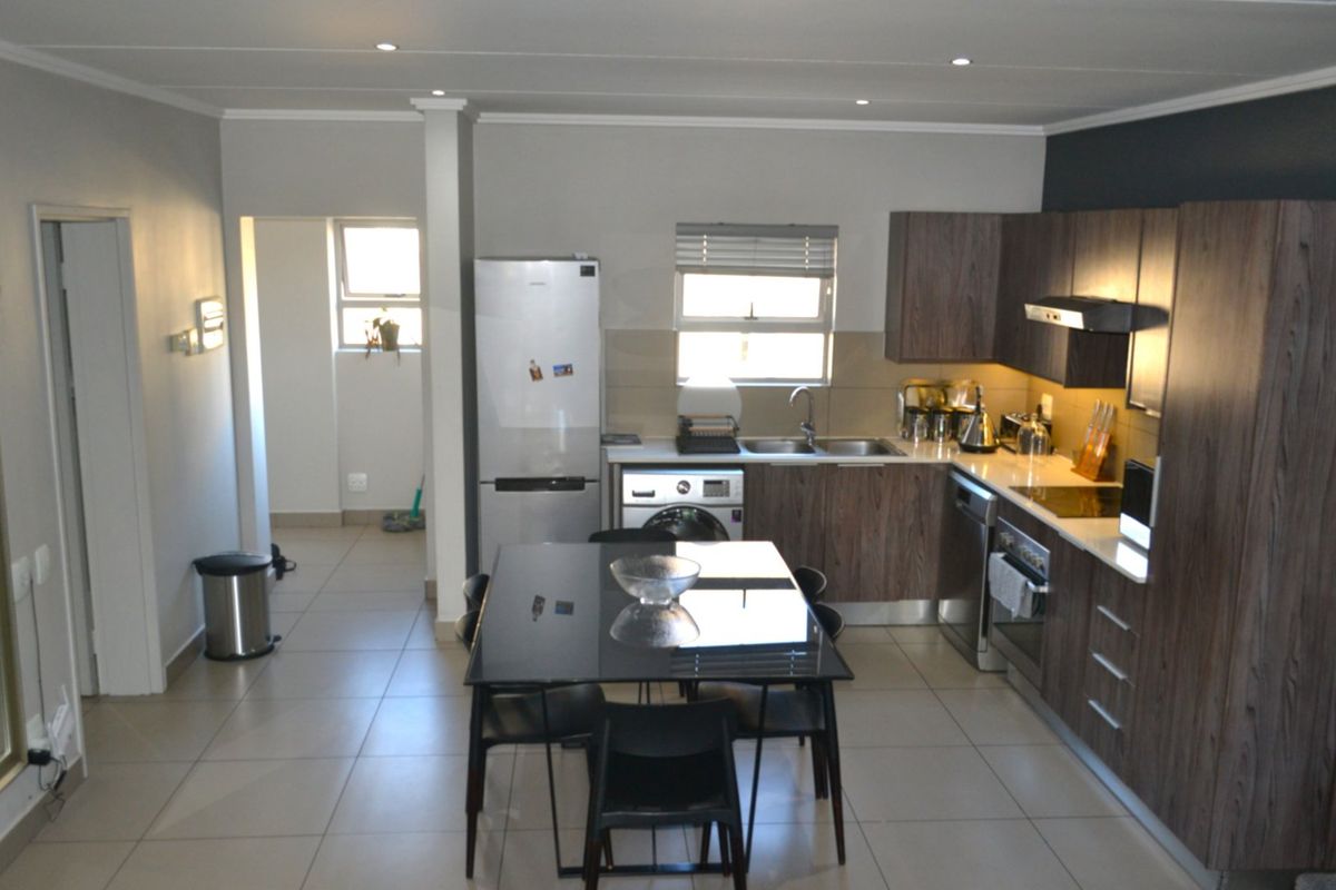 2 Bed 2 Bath ensuite Apartment To Let  - Photo 5