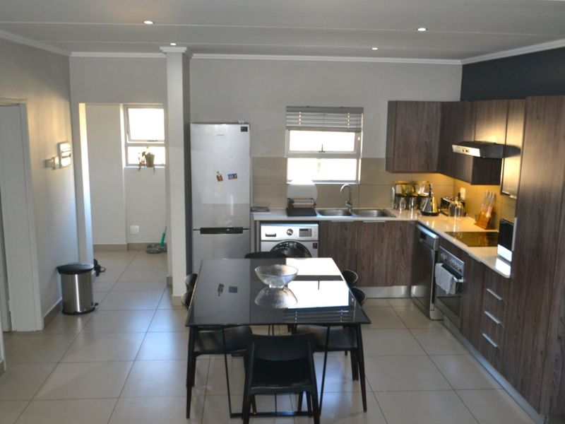 2 Bed 2 Bath ensuite Apartment To Let  - Photo 5