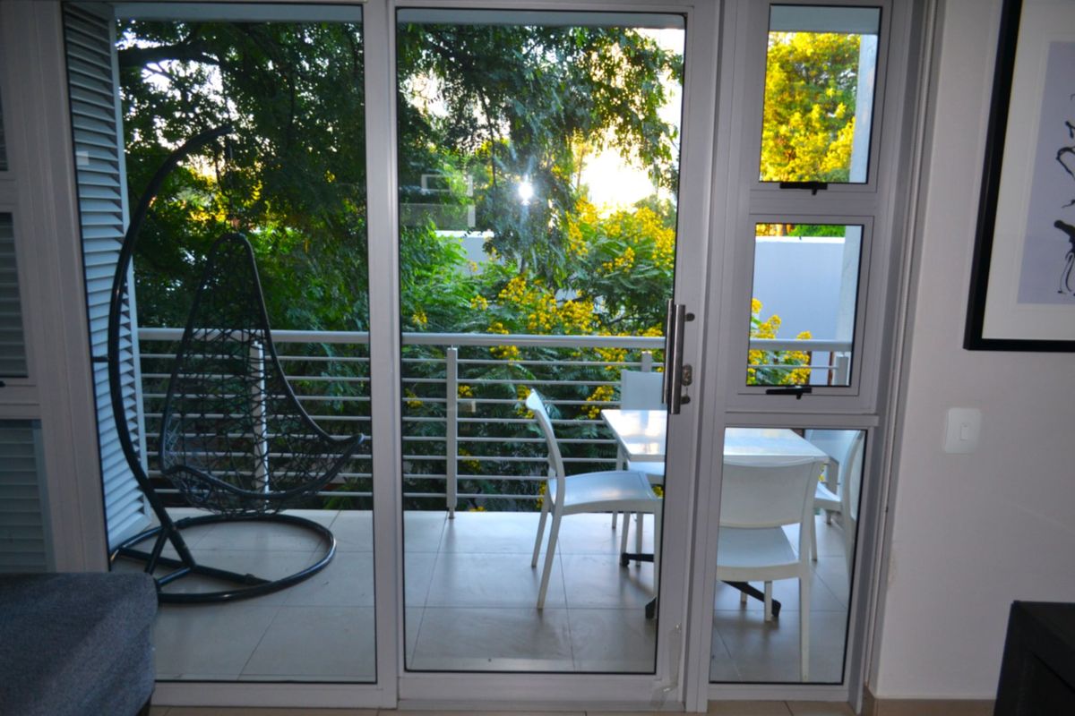 2 Bed 2 Bath ensuite Apartment To Let  - Photo 2