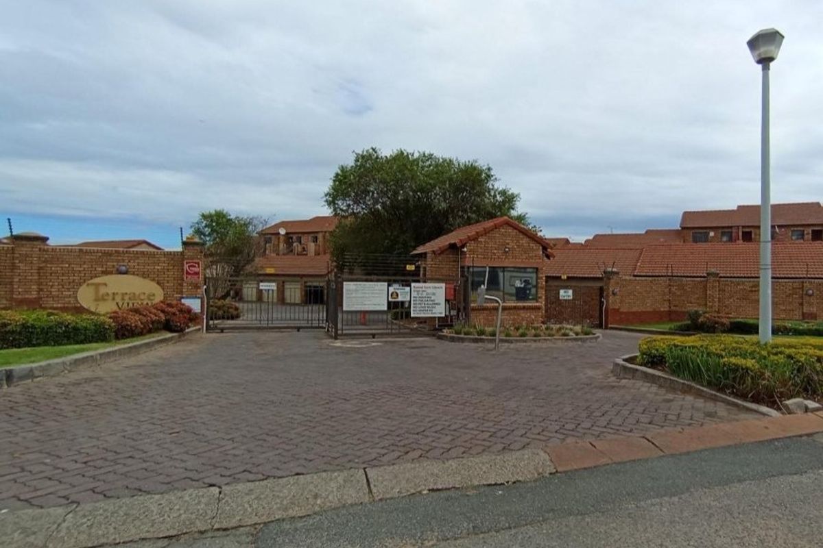 2 Bedroom Apartment for Sale in Sagewood, Midrand  - Photo 3