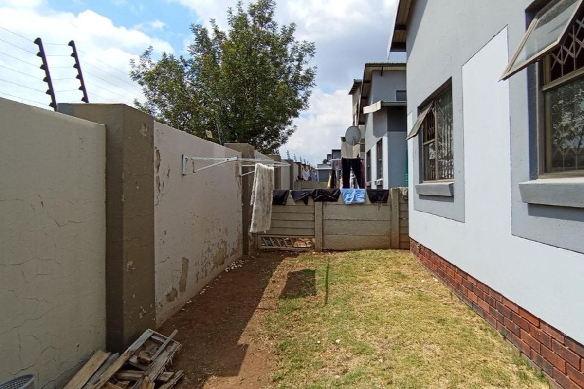 3 Bedroom Townhouse for Sale in Summerset, Sagewood, Midrand - Photo 3