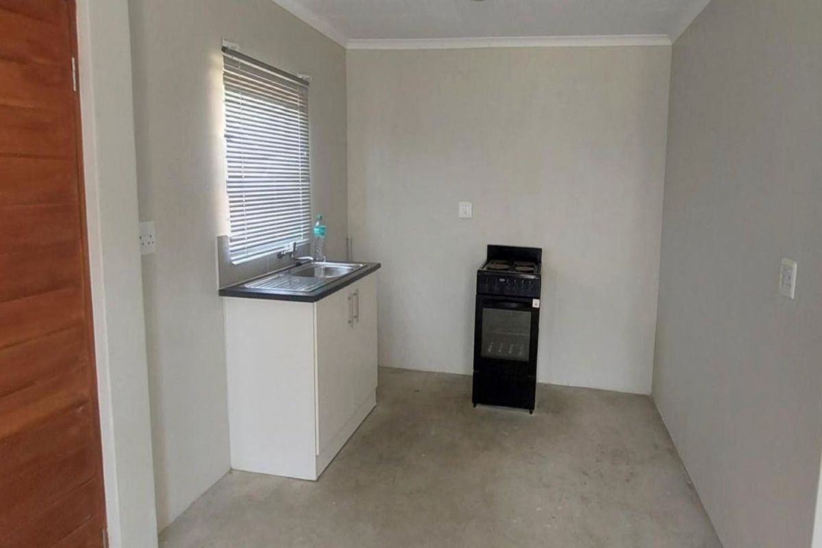 2 Bedroom House for Sale in Riverside View - Photo 3