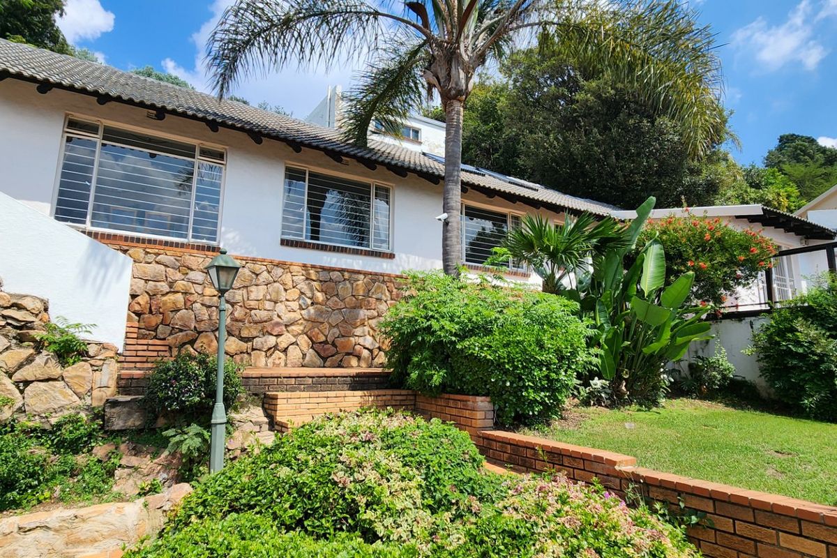 Prime Ridge Position | Charming 3 Bedroom Home | Unmatched Development Opportunity - Photo 2