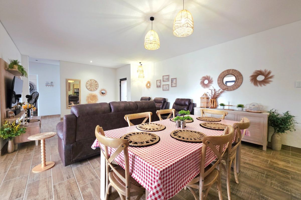 Modern Simplicity Meets Thoughtful Design - Photo 5