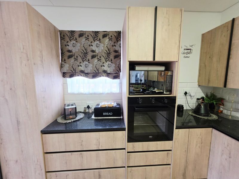 Modern Simplicity Meets Thoughtful Design - Photo 8