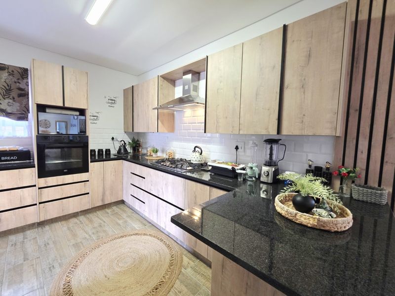 Modern Simplicity Meets Thoughtful Design - Photo 6