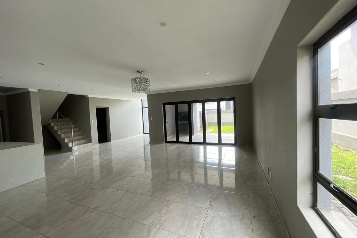 5 Bedroom House for Sale in Pretoria East - Photo 5