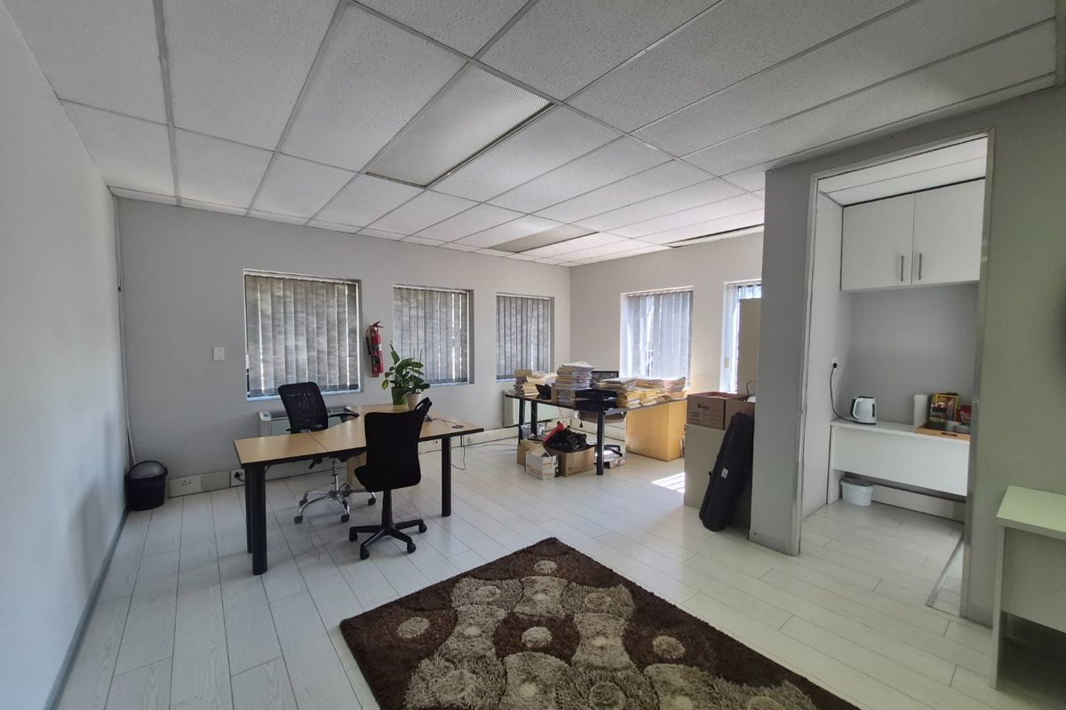 Professional Move-In Ready Office Suite in Sought-After Bryanston Gate - Photo 5