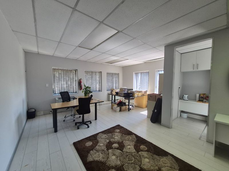 Professional Move-In Ready Office Suite in Sought-After Bryanston Gate - Photo 5