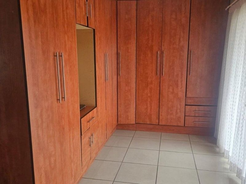 Elegant 5 bedroom luxury Residence in Prime locations - Photo 7