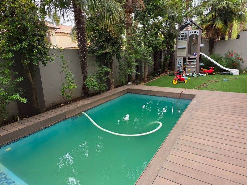 Ultra-Modern Luxury Duplex in Secure Estate – Versatile, Private & Solar-Powered - Photo 3