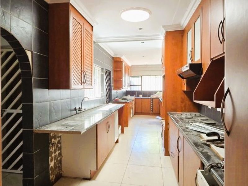 Renovated 4-Bedroom Family Home with New Pool & Entertainment Area in Garsfontein - Photo 5