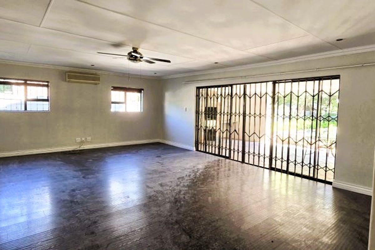 Renovated 4-Bedroom Family Home with New Pool & Entertainment Area in Garsfontein - Photo 4