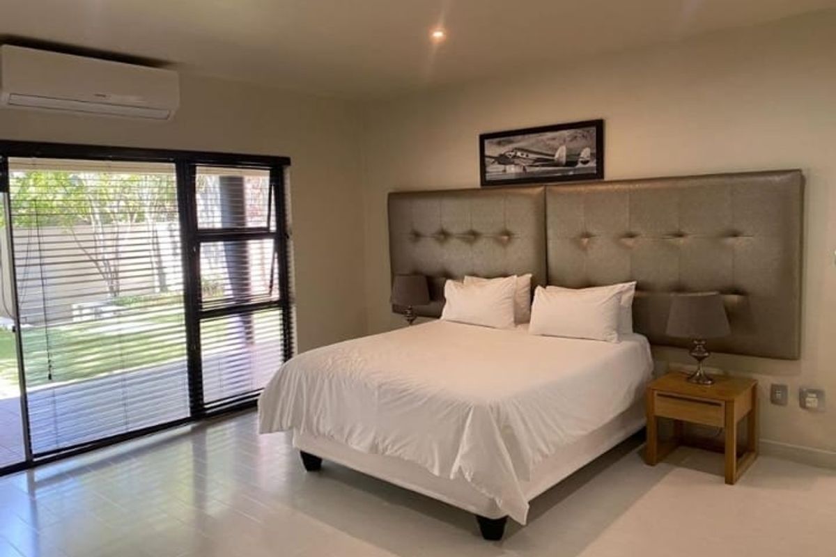 Luxurious Fully Furnished Garden Apartment to rent in Sandown, Sandton - Photo 4