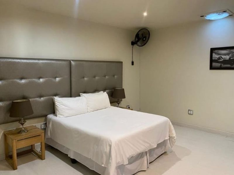 Luxurious Fully Furnished Garden Apartment to rent in Sandown, Sandton - Photo 6