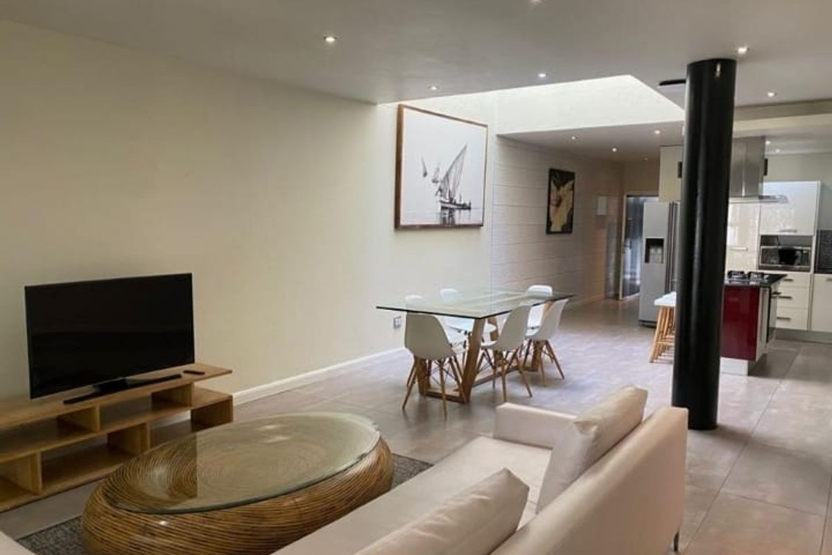 Luxurious Fully Furnished Garden Apartment to rent in Sandown, Sandton - Photo 3