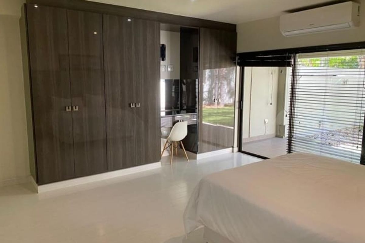 Luxurious Fully Furnished Garden Apartment to rent in Sandown, Sandton - Photo 5