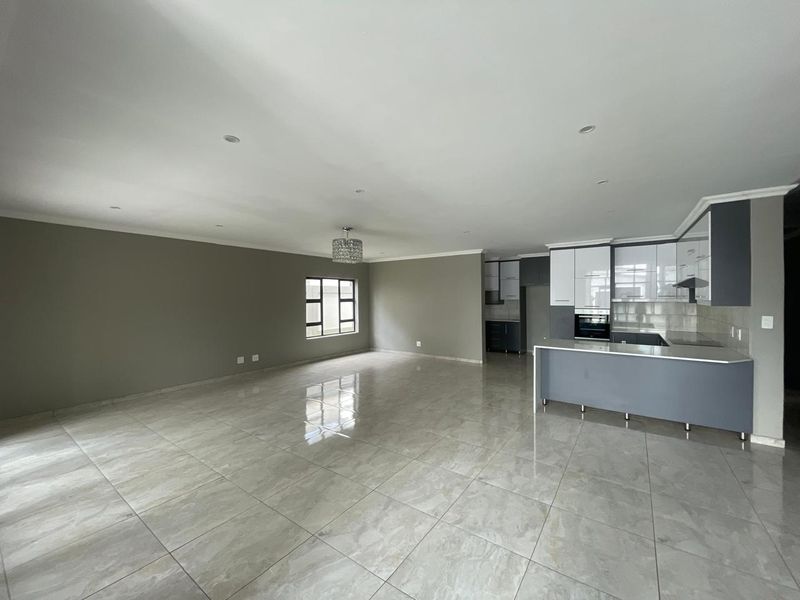 5 Bedroom House for Rental in Pretoria East - Photo 5