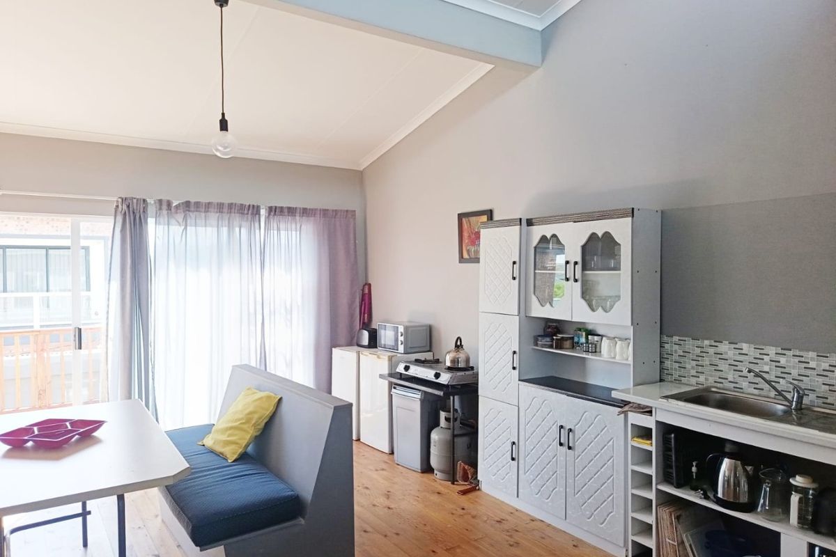 Coastal Living Just Steps from the Beach – Ideal Family Home with Dual Living Potential - Photo 5