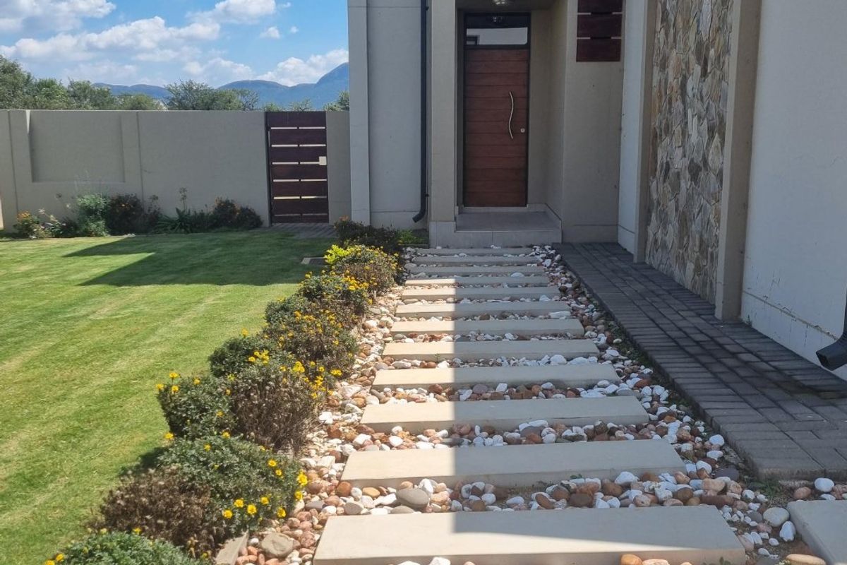 4 BEDROOM VILLA  CORNER STAN  IN LA CAMARGUE PRIVATE COUNTRY ESTATE - Photo 2