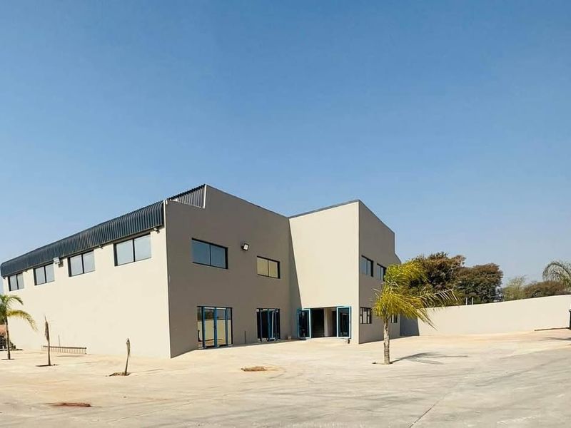 Prime Commercial Space To Let in Brits - Photo 2