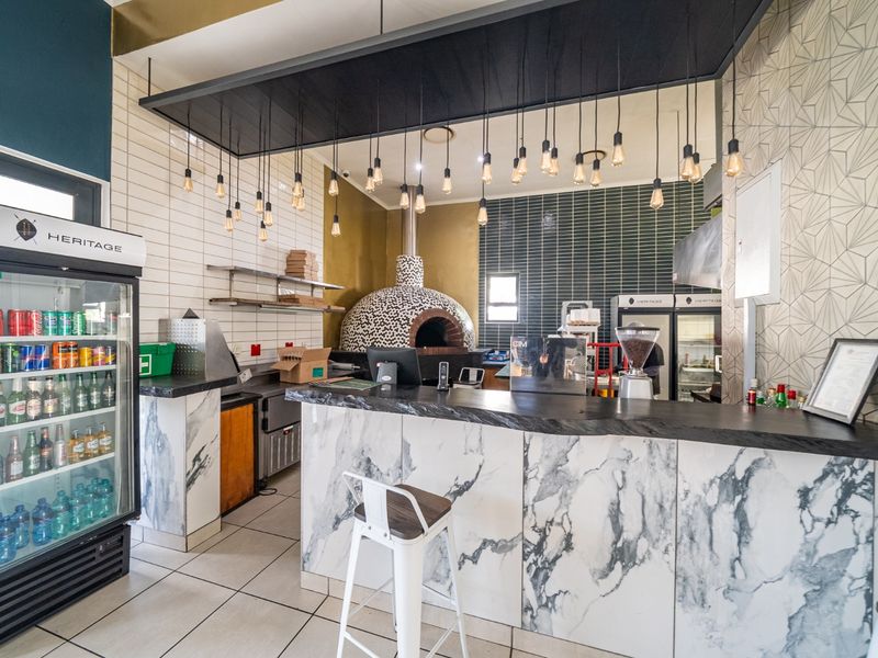 Neat and secure apartment in Greenstone Hill. - Photo 8