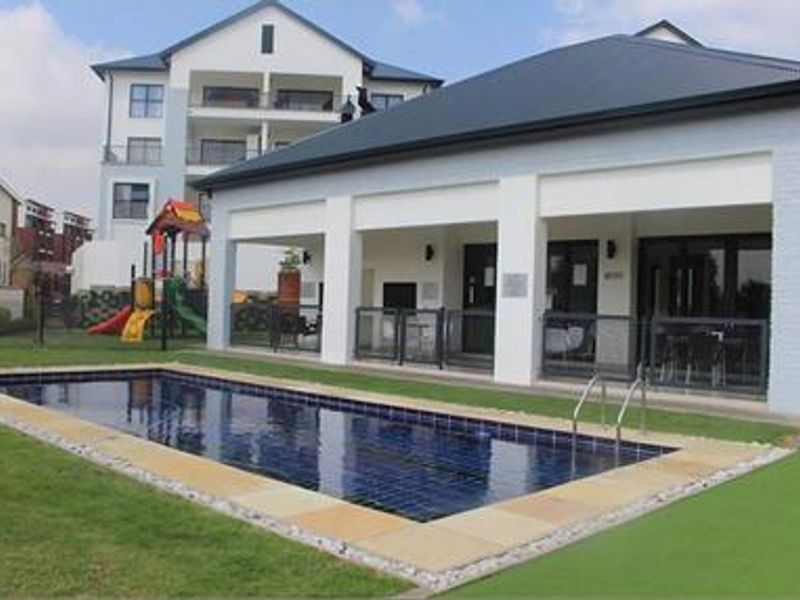 Neat and secure apartment in Greenstone Hill. - Photo 7