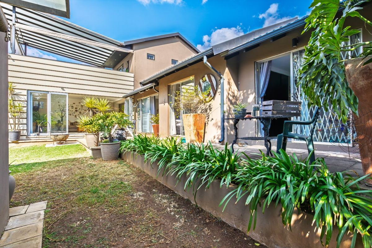 Stunning 3 Bedroom Home in Boomed Suburb - Photo 3