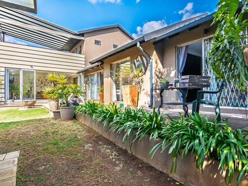 Stunning 3 Bedroom Home in Boomed Suburb - Photo 3