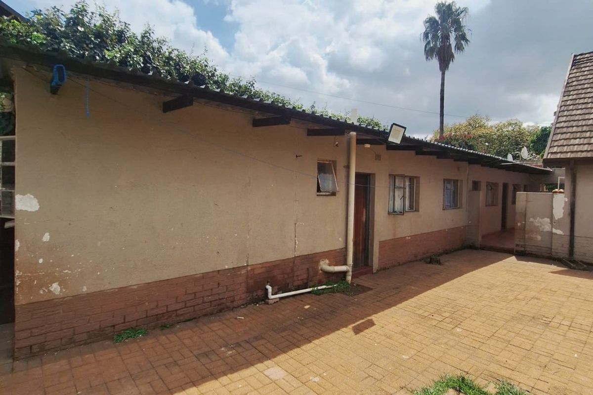 Prime Rhodesfield Investment With Immediate Returns - Photo 3