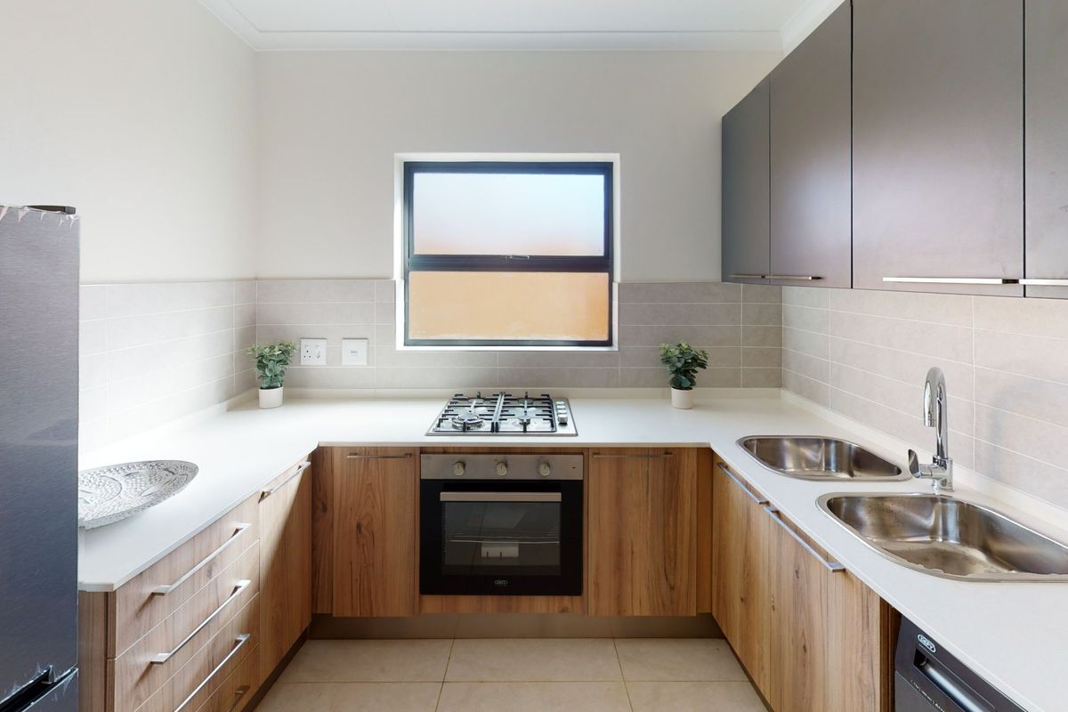 3 Bedroom, 2 Bathroom Apartment for sale in a Beautiful estate in Louwlardia! - Photo 3