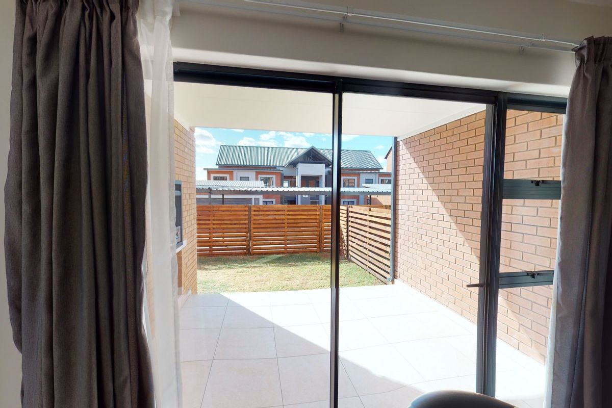 3 Bedroom, 2 Bathroom Apartment for sale in a Beautiful estate in Louwlardia! - Photo 4