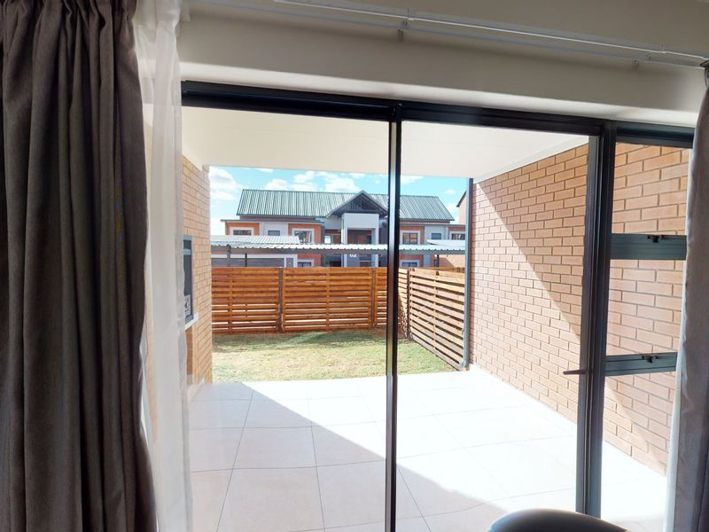 3 Bedroom, 2 Bathroom Apartment for sale in a Beautiful estate in Louwlardia! - Photo 4