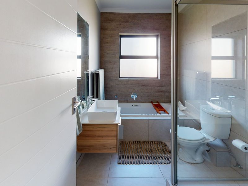 3 Bedroom, 2 Bathroom Apartment for sale in a Beautiful estate in Louwlardia! - Photo 9