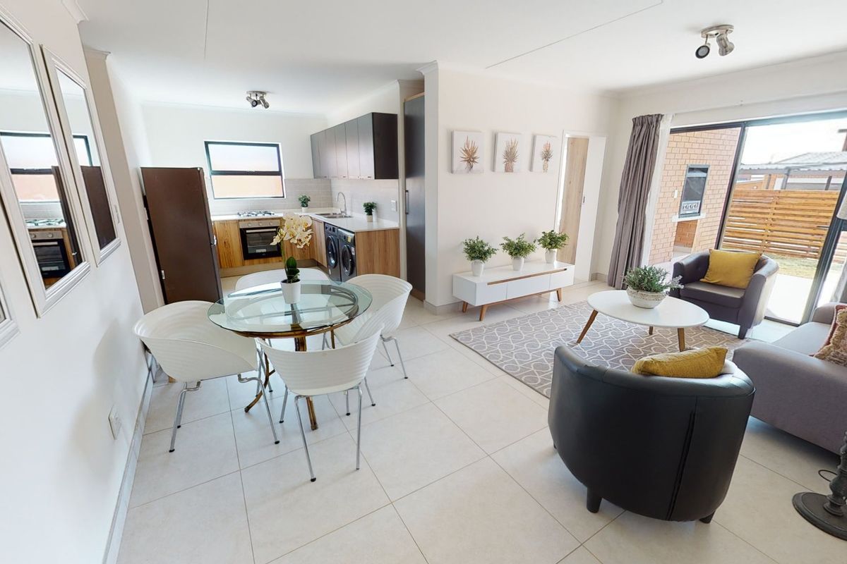 3 Bedroom, 2 Bathroom Apartment for sale in a Beautiful estate in Louwlardia! - Photo 2