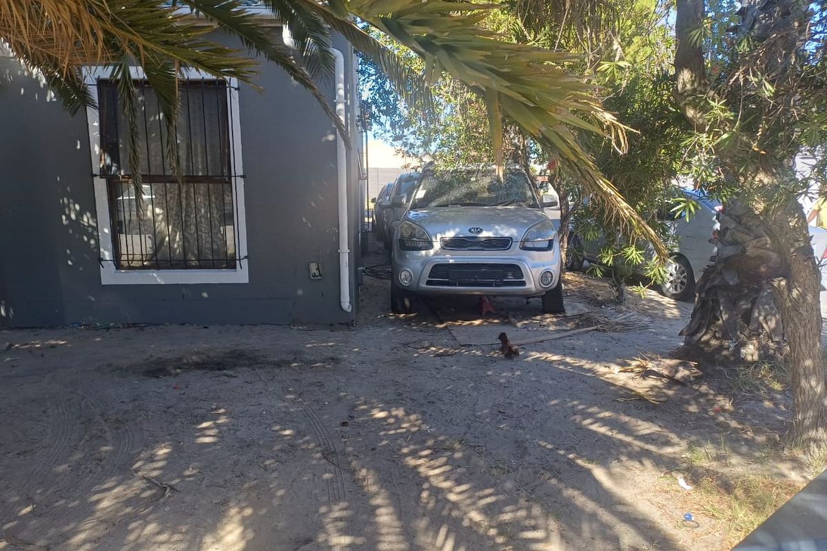 3 Bedroom House with En - Suite and Spacious Yard in Summer Green - Photo 3