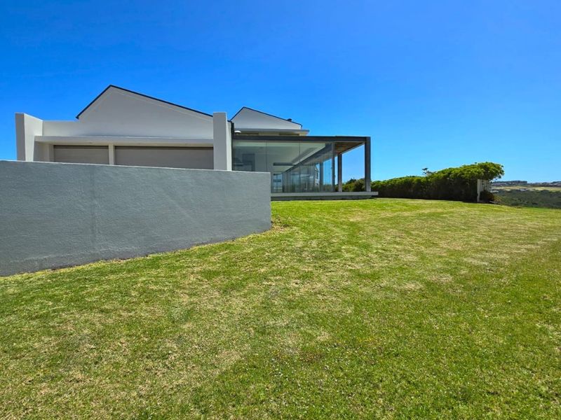 Stunning 3-Bedroom House in Prime Location! - Photo 10