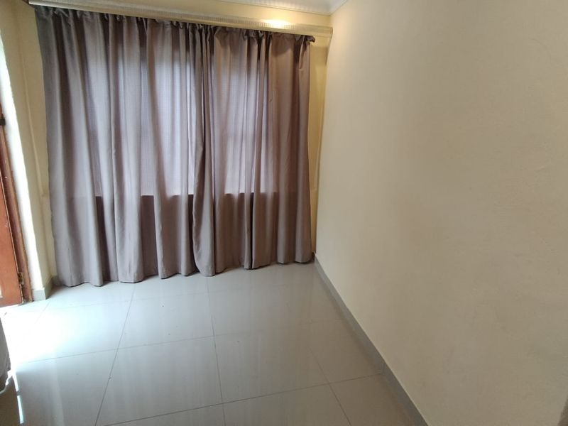 1 Bedroom Granny Cottage in Brighton Beach R5100pm - Photo 4