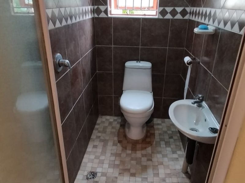 1 Bedroom Granny Cottage in Brighton Beach R5100pm - Photo 7