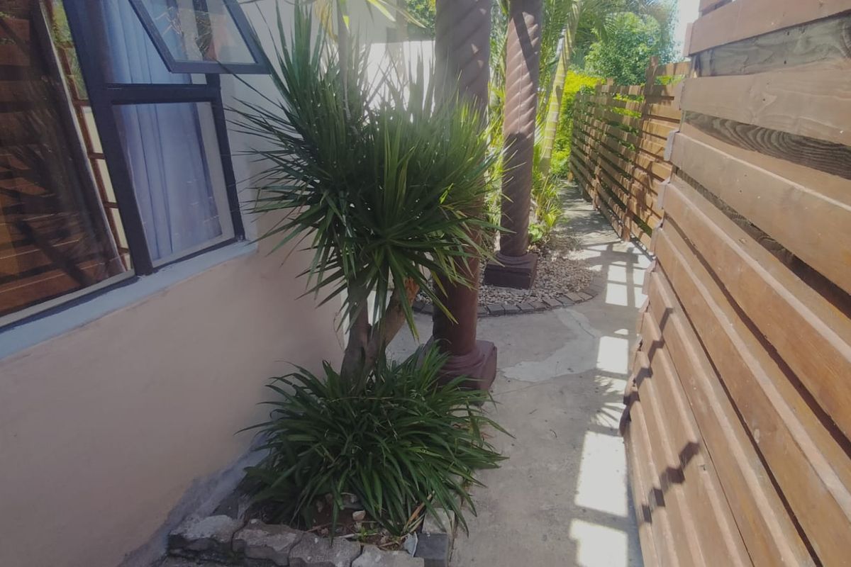 1 Bedroom Granny Cottage in Brighton Beach R5100pm - Photo 2